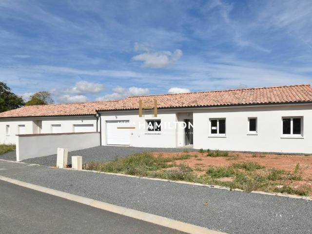 MAISON NEUVE DE PLAIN PIED AVEC 4 CHAMBRES ET GARAGE