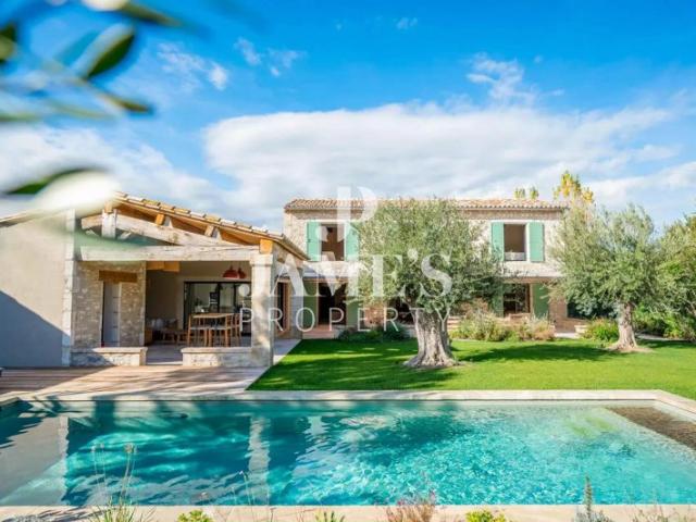 Maison neuve en pierre avec piscine Saint Rémy de Provence
