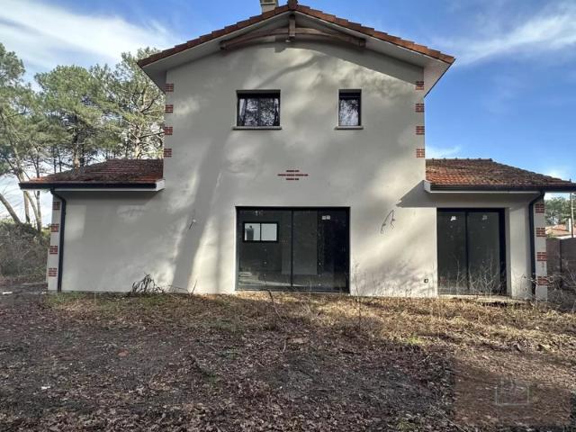 MAISON NEUVE LA HUME