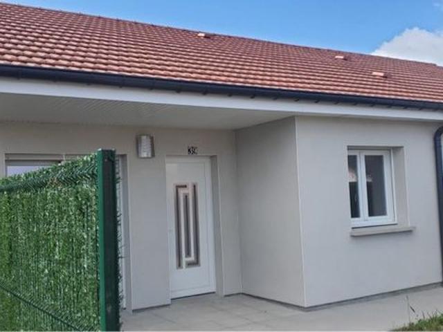 Maison neuve plain pied dans village séniors