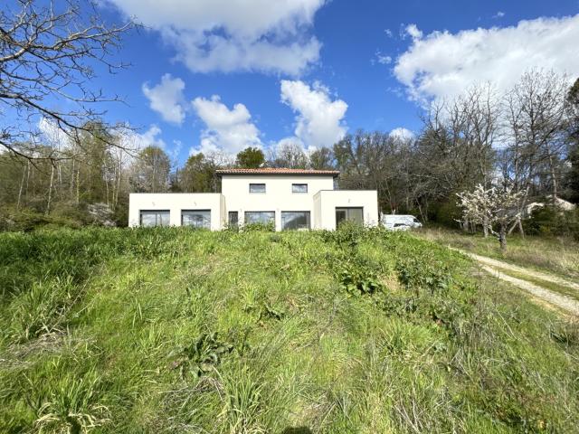 MAISON NEUVE T5 de 132 M2 avec 7000 M2 de terrain