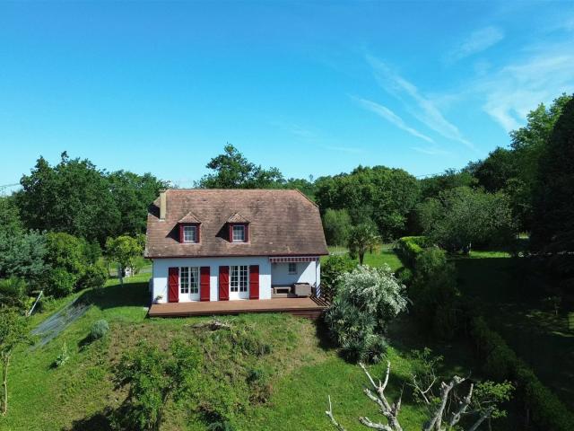 Maison néo béarnaise avec jardin et vue époustouflante sur l. 107m² Sauveterre de Béarn