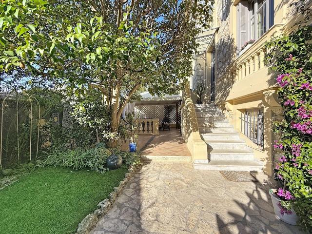 Maison. Nice / Poetes 210m² Nice