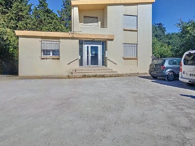 Maison NÎmes 10 pièce s 188 m2