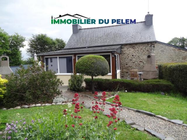 Maison soignée avec terrain arboré et hangar en campagne de