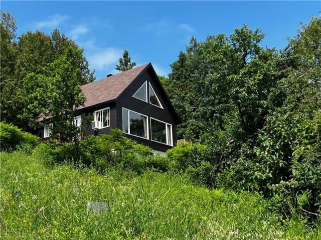 Maison soleil avec vue incroyable sur le fleuve