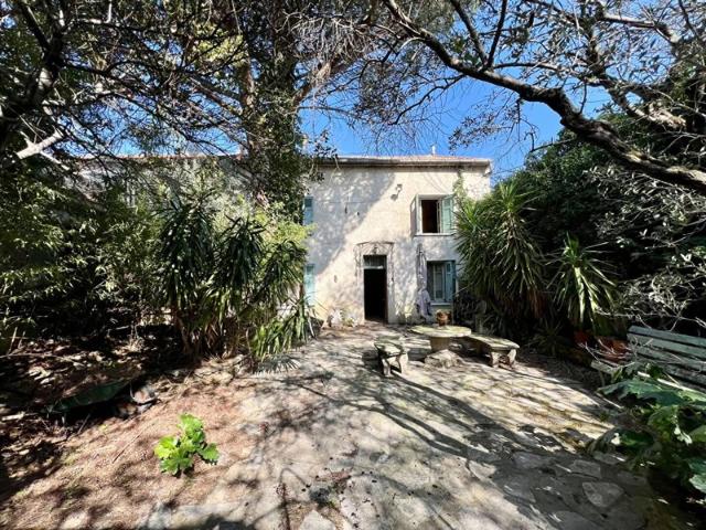 Maison Sorgues 7 pièce s 170 m2+ hangar 180 m²