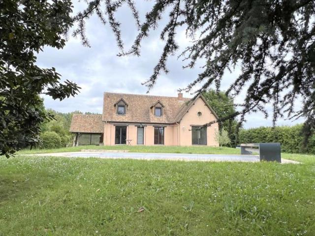 Maison Savigné L'Evêque 8 pièce s 151 m²