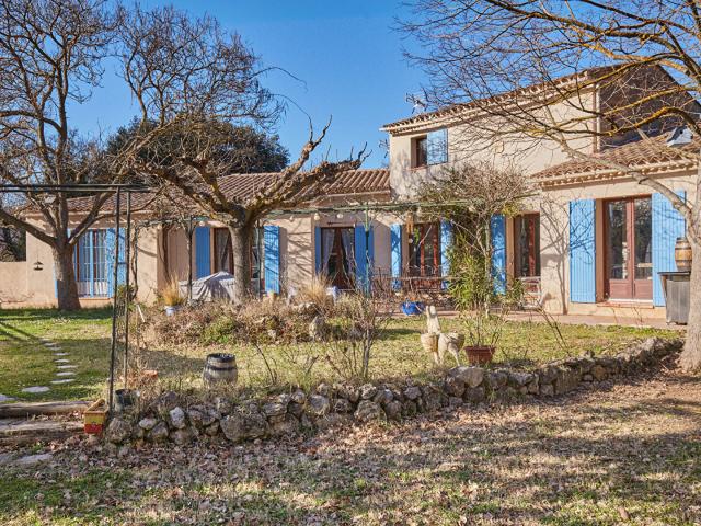 Maison Saint Cannat 9 pièce s 250 m2