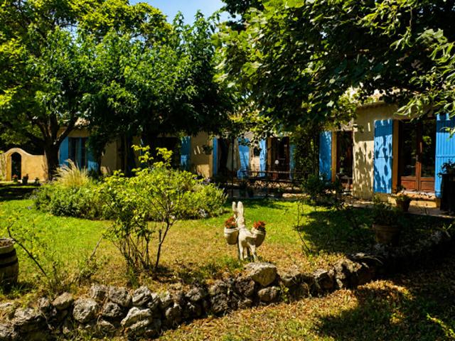 Maison Saint Cannat 9 pièce s 250 m2