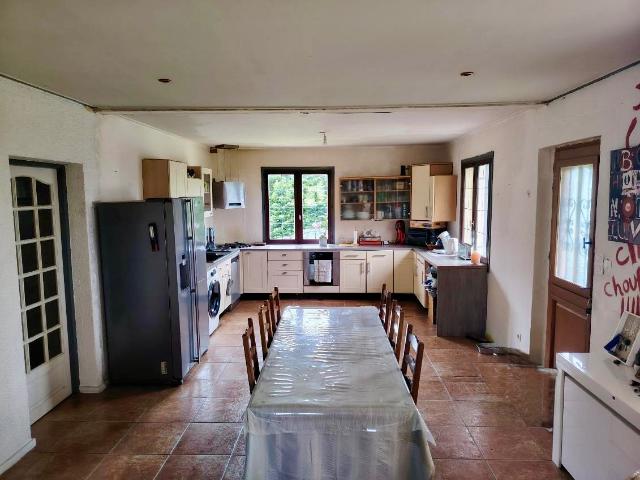 Maison Saint Gal Sur Sioule 4 chambres, grand terrain, garage