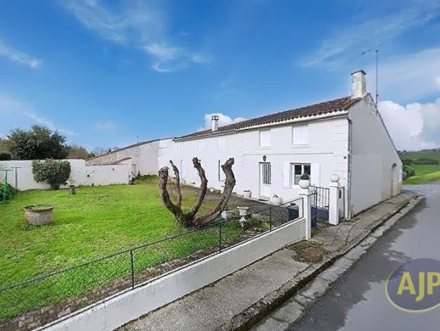 Maison Saint Georges Des Coteaux 5 pièce s