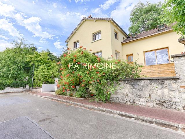 Maison Saint Germain En Laye 7 pièce s 202.38 m2 202m² Saint Germain en Laye