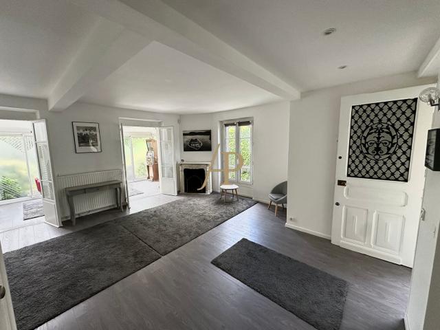Maison Saint Germain En Laye 8 pièce s 160 m2