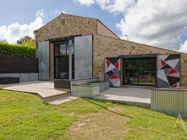 Maison Saint Étienne Du Bois 5 pièce s 160 m2