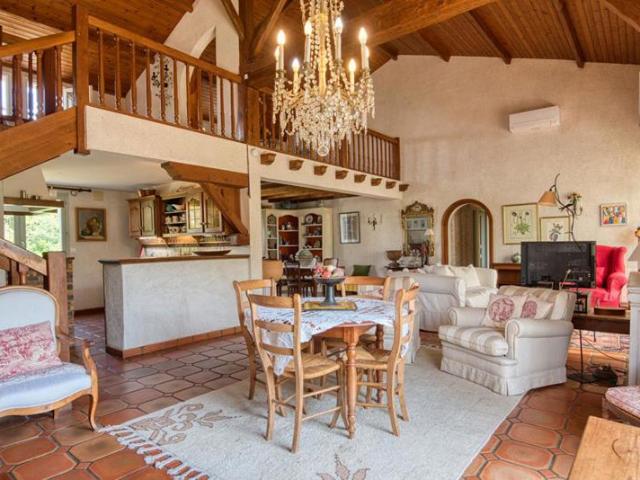 Maison Saint Fiacre Sur Maine 8 pièce s 157 m² sur une parcelle de plus de 1100 m²