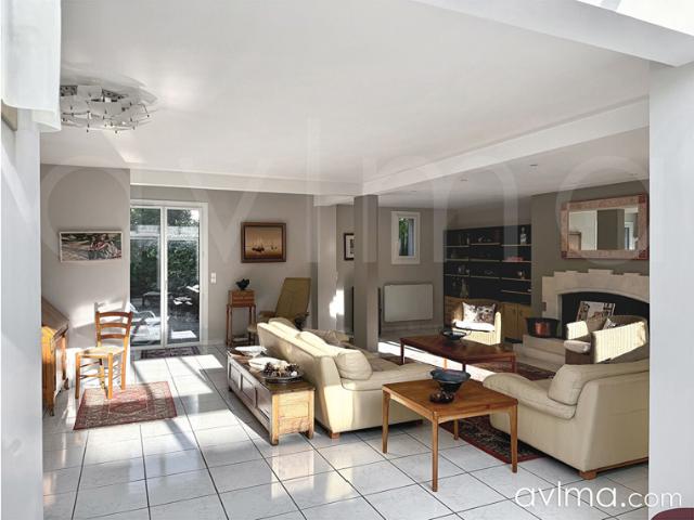 Maison Saint Nom La Breteche 7 pièce s 205 m2