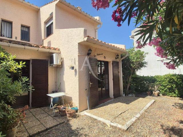 Maison Saint Pierre La Mer, 3 chambres, jardin, place de parkin