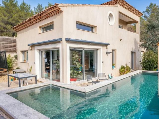 Maison Sainte Anastasie Sur Issole 4 pièces 125 m² au calme avec VUE DÉGAGÉE