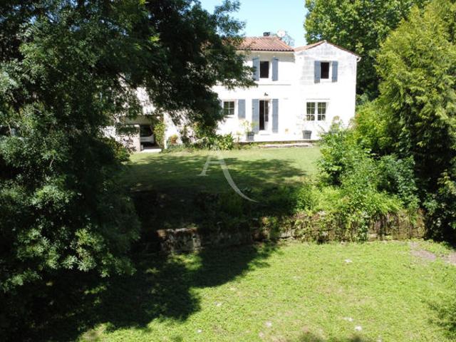 Maison Saintes 8 pièces Rive Gauche