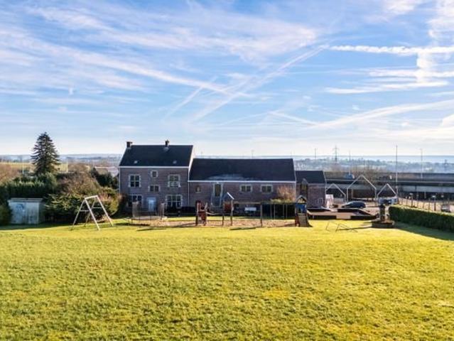 Maison, salles de fêtes, vaste parking « La Ferme de José »