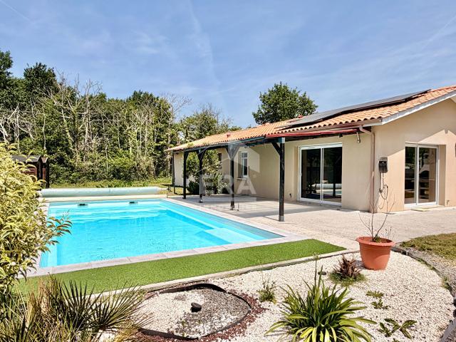 Maison Salles 126m2 4 chambres avec piscine sur 1032m2 de terrain