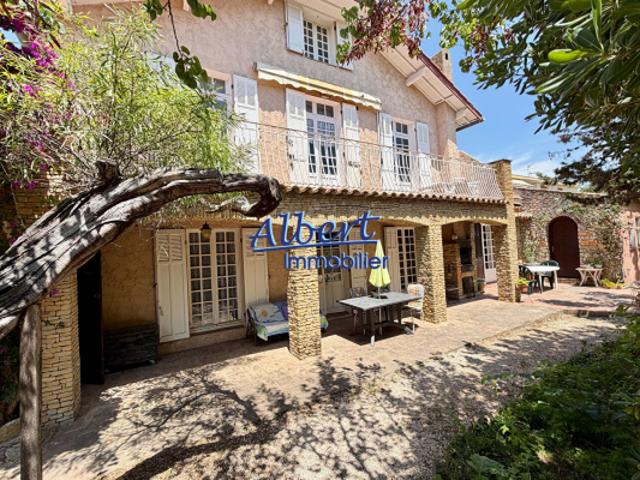 Maison Sanary Sur Mer 5 pièce s 122.77 m2
