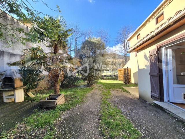 Maison sans travaux, jardin et garage