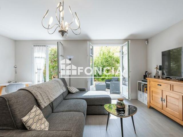 Maison sans travaux, 4 chambres, double box et cave en sou sol