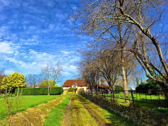 ? Maison sans vis à vis – 219 m² – Terrain 1 861 m² – Sarragachies