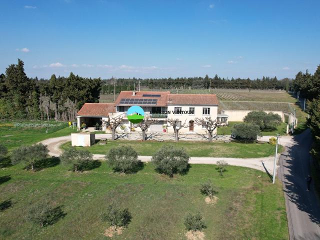 Maison Sarrians 230 m2, nombreuses annexes et un hangar de 4. 230m² Sarrians