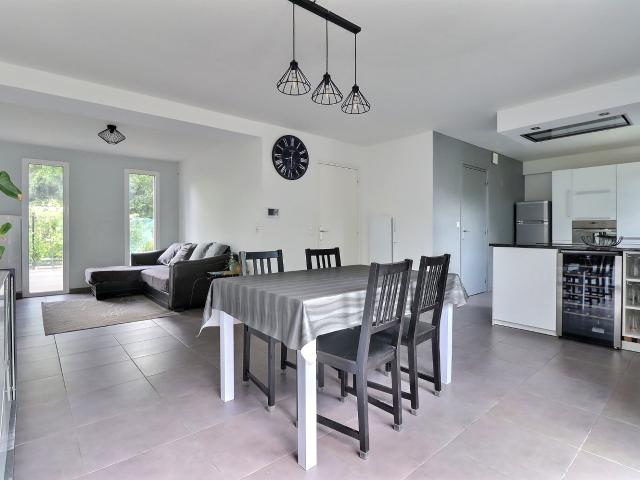 Maison semi individuelle 3 CH + bureau Jardin SUD
