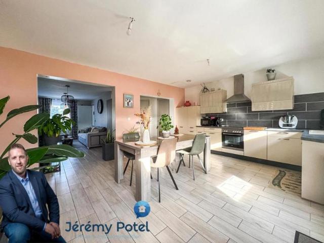 Maison Semi Individuelle, 2 chambres, jardin, garage à Villers en Cauchies