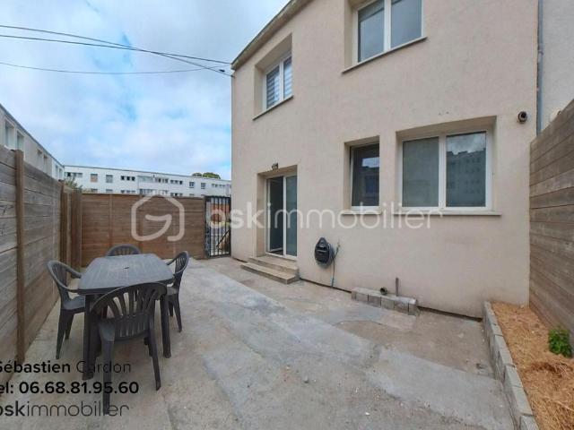 Maison semi individuelle 2 chambres Panneaux solaires sous garantie décennale