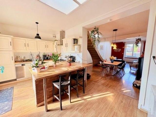 Maison semi individuelle avec grand jardin et garage et fort potentiel – Bruay sur l’Escaut