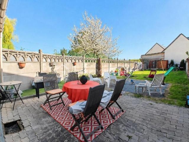 Maison semi individuelle avec jardin et garage