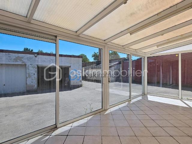 MAISON SEMI INDIVIDUELLE SEMI PLAIN PIED 4 CHAMBRES JARDIN DOUBLE GARAGE