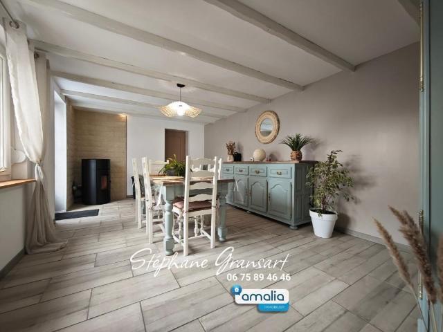 Maison semi individuelle rénovée avec jardin et garage