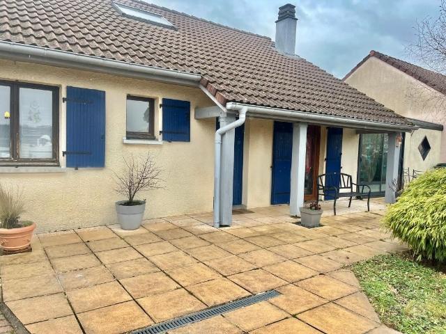 Maison semi mitoyenne 122m² 6 pièces Jardin, terrasse, garag