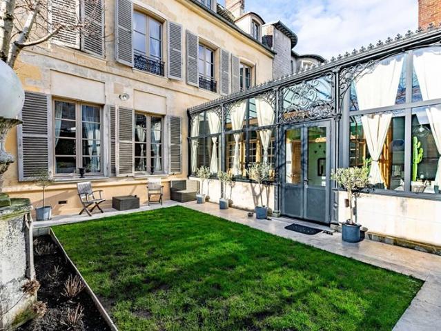 Maison Senlis 9 pièce s 250 m2