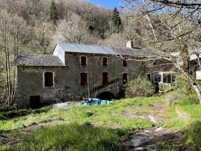 Maison située au bord de la rivière
