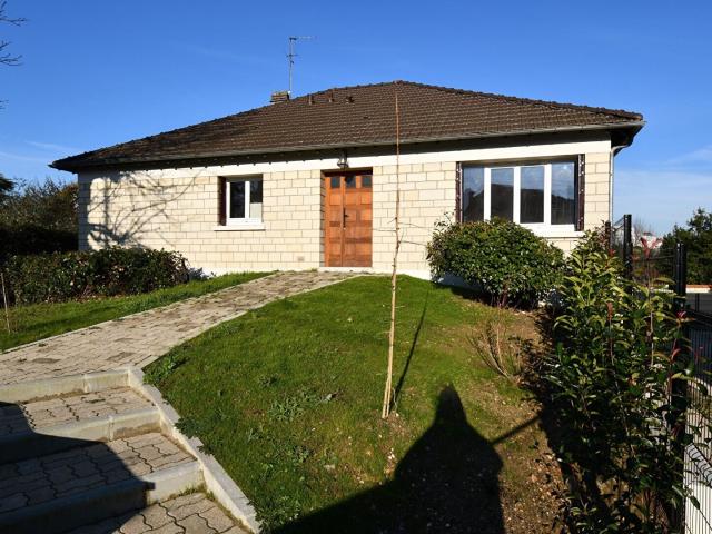 Maison située à Chatou de 143 m² habitables sur un terrain de 5