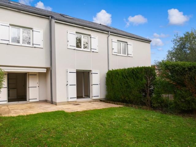 Maison située à Chatou 132 m2 au sol et 94 M² Carrez Jardin de 80 m² à 10 mn RER