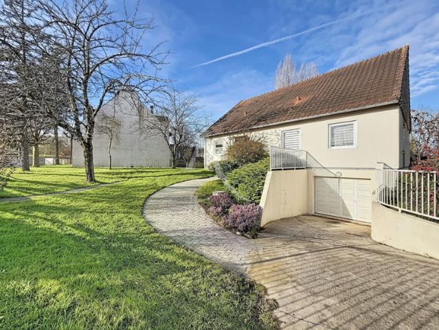 Maison située à Nanteuil les Meaux vivable de plain pied 5 chambres jardin de 1330 m2 et sous sol total