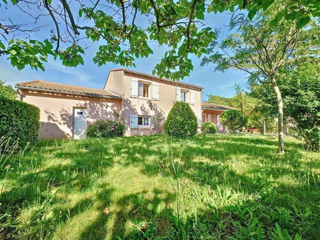 Maison spacieuse avec appartement indépendant – Villeneuve la Comptal