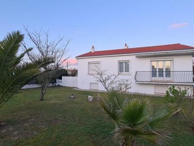 Maison spacieuse à 15 minutes à pied de la plage