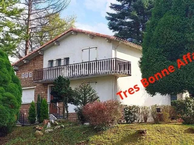 Maison Spacieuse à Lacrouzette, 6 Pièces