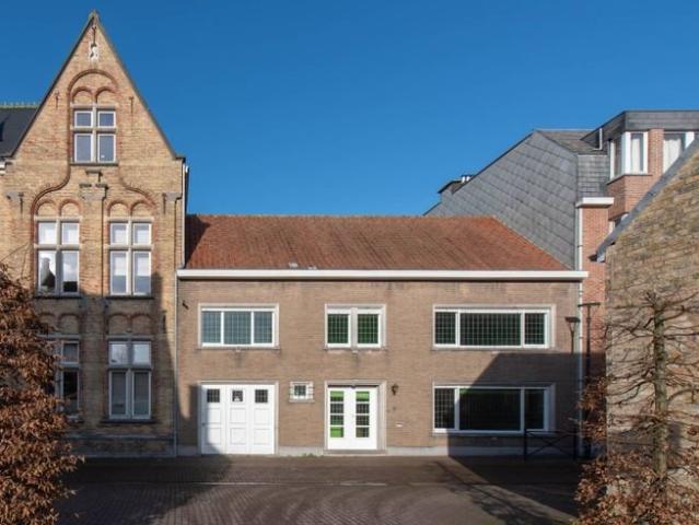 Maison spacieuse à rénover à Gistel