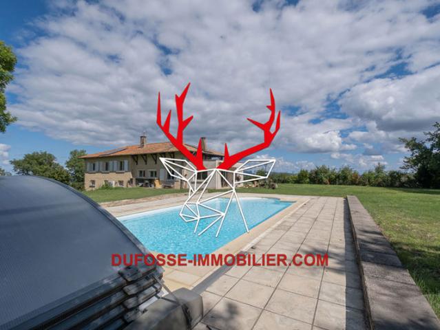 Maison spacieuse à vendre à Lentilly avec piscine et tennis