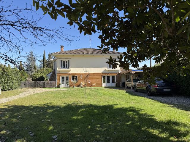 Maison spacieuse composée de deux logements indépendants ave. 170m² Miramont de Guyenne